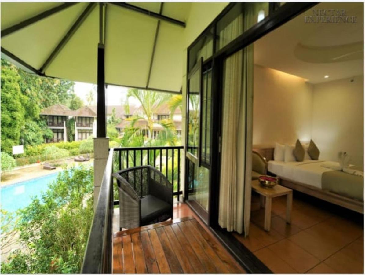 Whispering Waters Hotel Malayattur ภายนอก รูปภาพ
