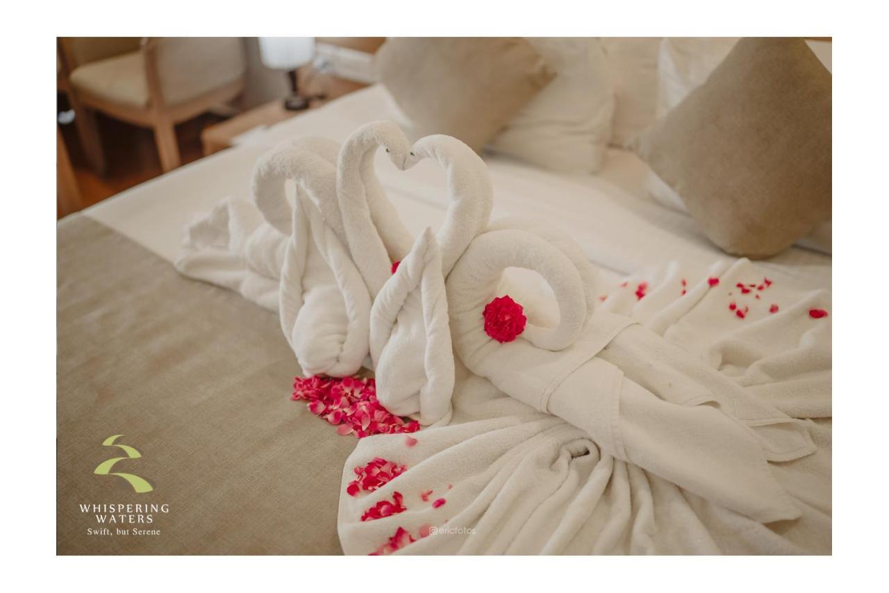 Whispering Waters Hotel Malayattur ภายนอก รูปภาพ