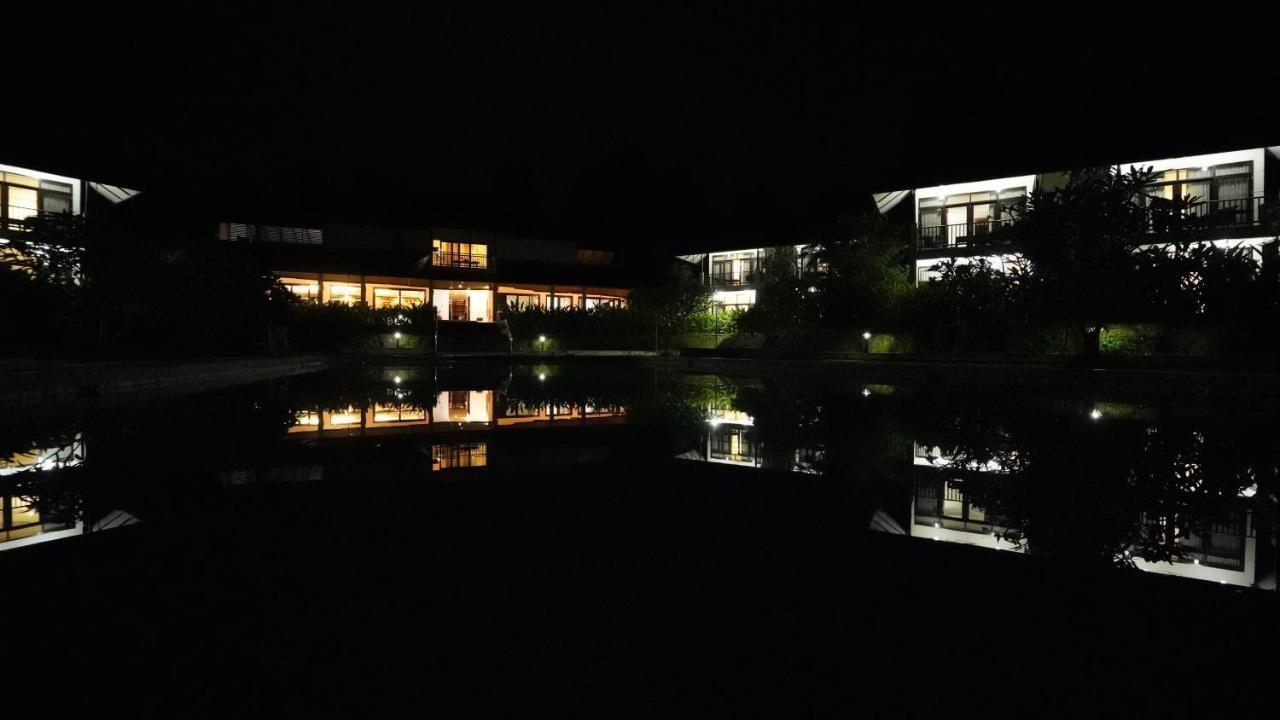 Whispering Waters Hotel Malayattur ภายนอก รูปภาพ